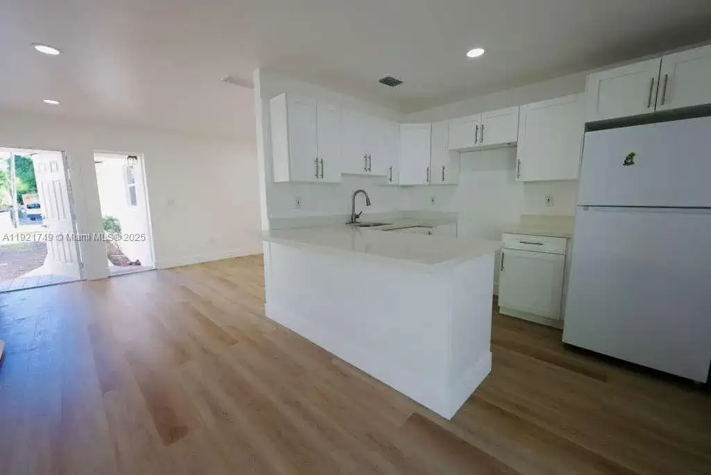 11316 Peachtree Dr # 2, Miami FL 33161 photo 2