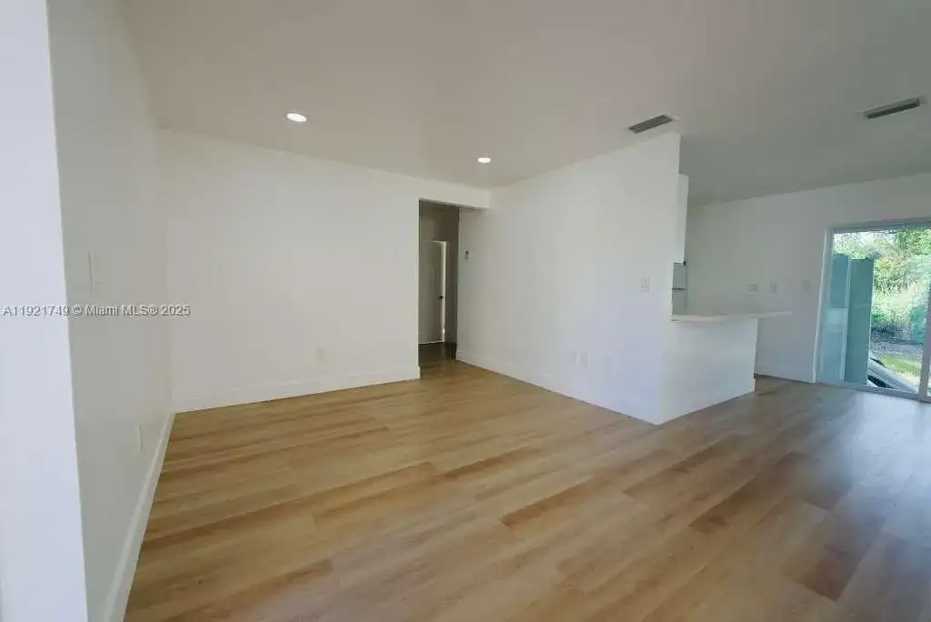 11316 Peachtree Dr # 2, Miami FL 33161 photo 3