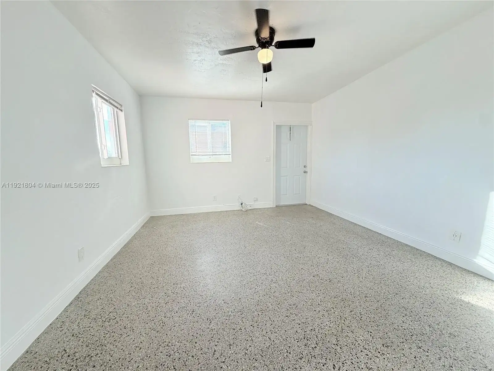 322 NE 6th St, Hallandale Beach FL 33009 photo 2