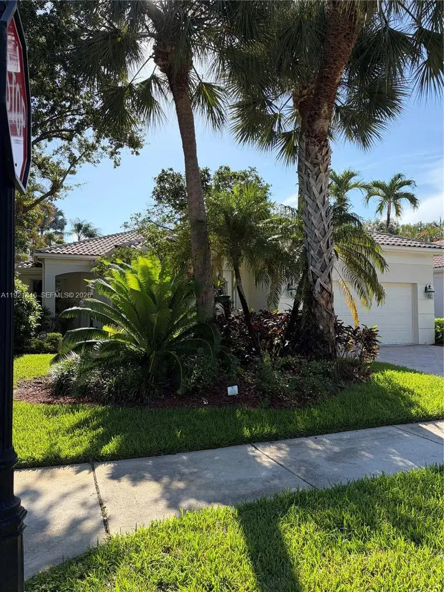 2518 Bay Pointe Ct, Weston FL 33327 photo 2