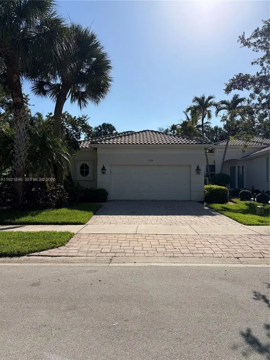 2518 Bay Pointe Ct, Weston FL 33327 photo 4