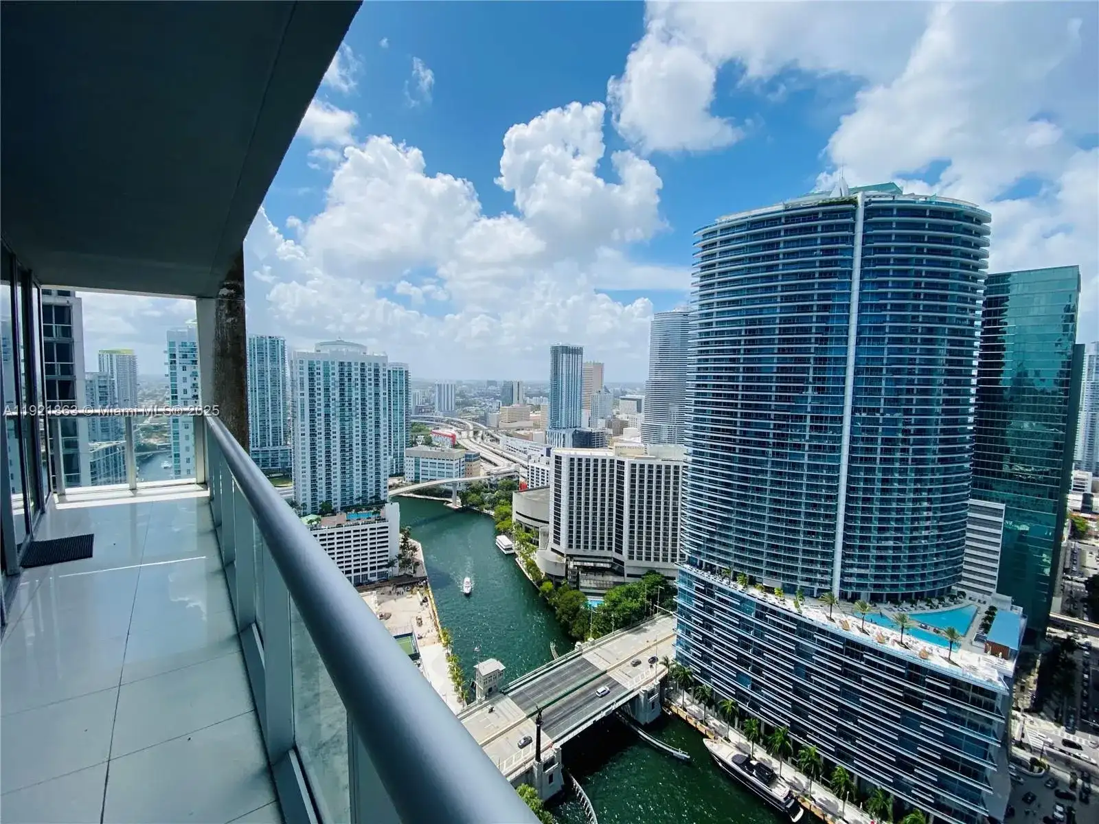 475 Brickell Ave # 3715, Miami FL 33131 photo 2