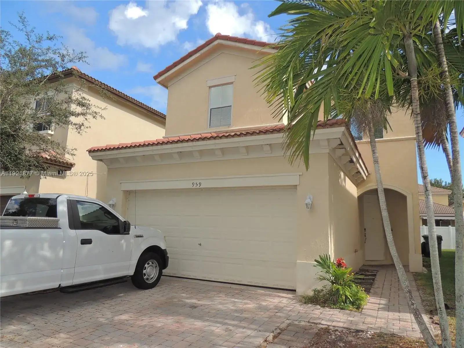 959 NE 37th Ave, Homestead FL 33033 photo 2