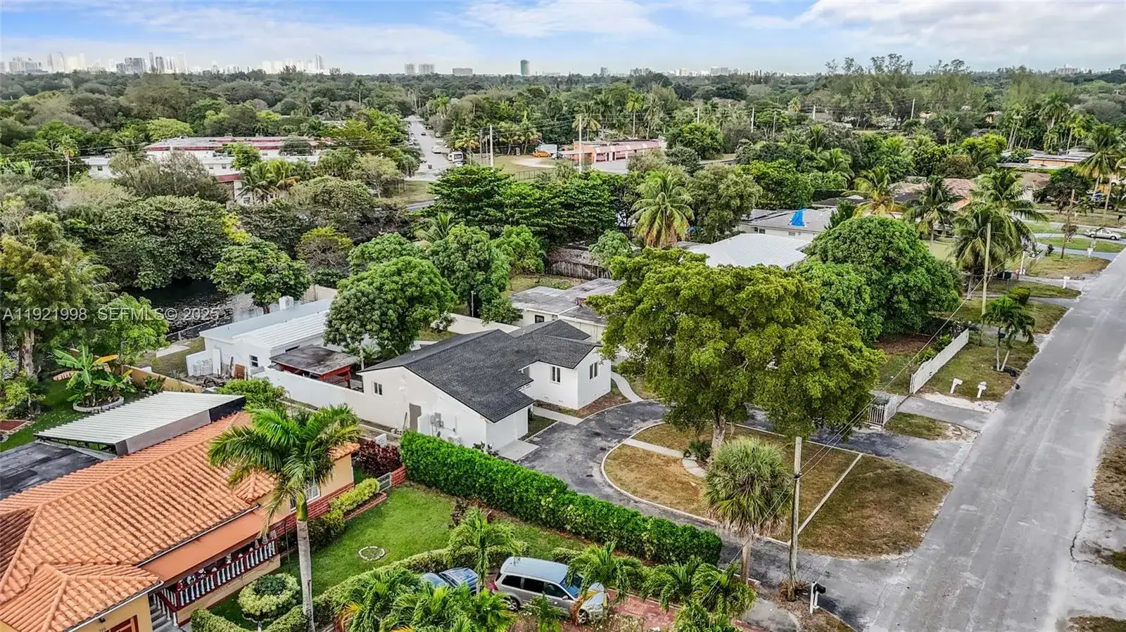 201 S Biscayne River Dr, Miami FL 33169 photo 3