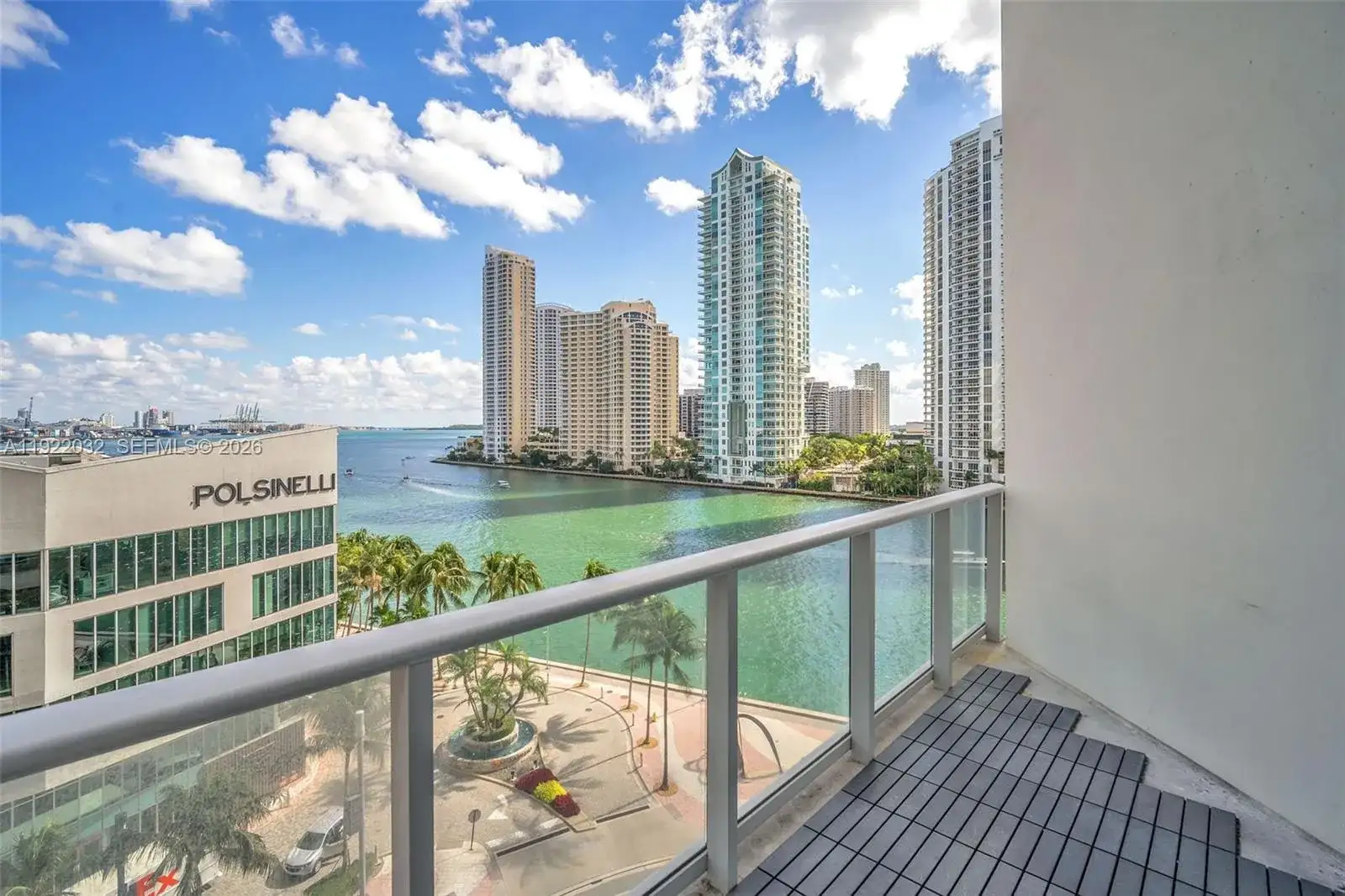 300 S Biscayne Blvd # 822, Miami FL 33131 photo 4