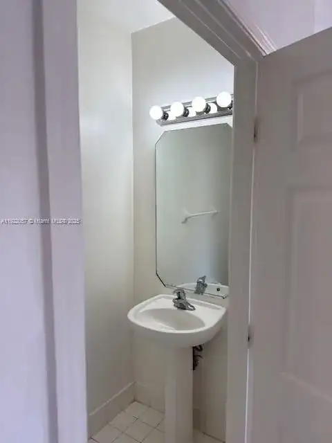677 NW 42nd Ave # 677, Plantation FL 33317 photo 5