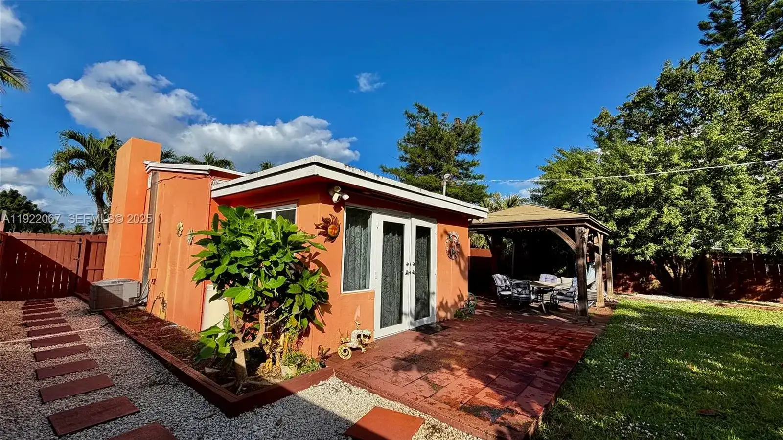 37 SW 11th St, Dania Beach FL 33004 photo 4