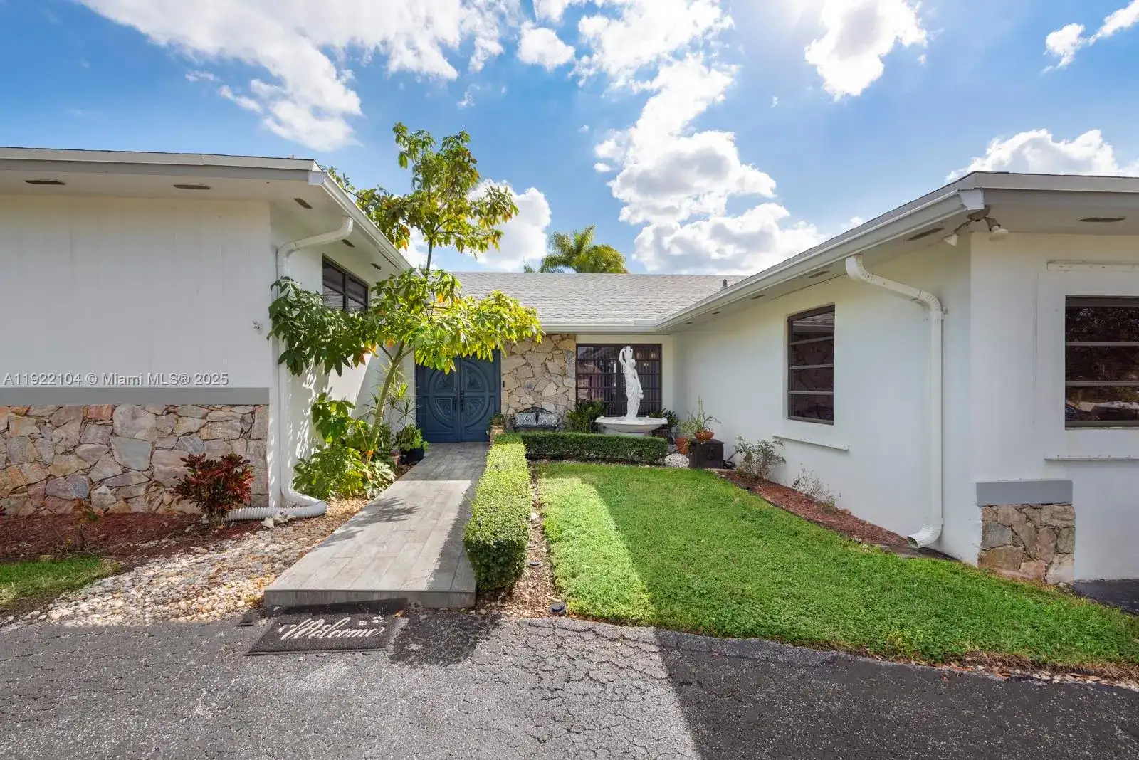 11724 SW 95th St, Miami FL 33186 photo 2