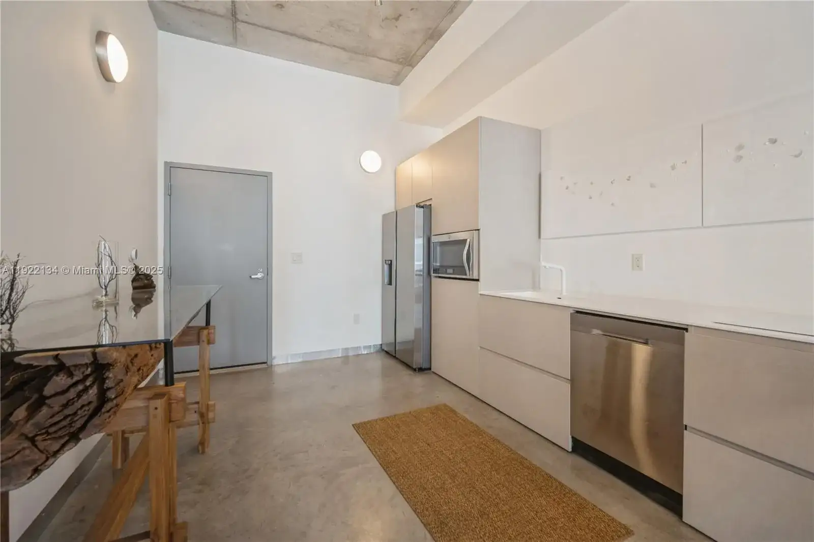 2001 Meridian Ave # 512, Miami Beach FL 33139 photo 5