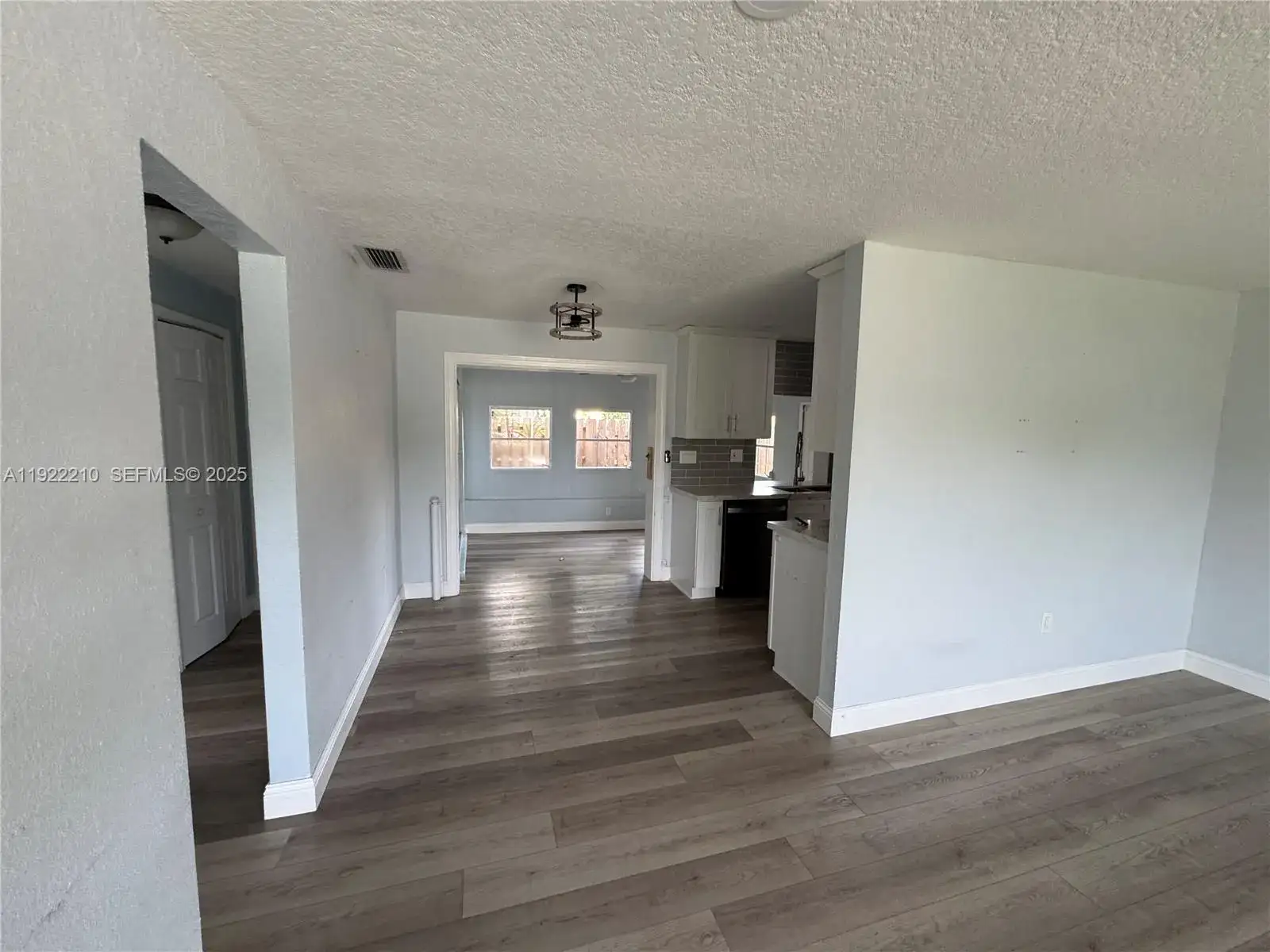 6868 NW 28th St, Sunrise FL 33313 photo 3
