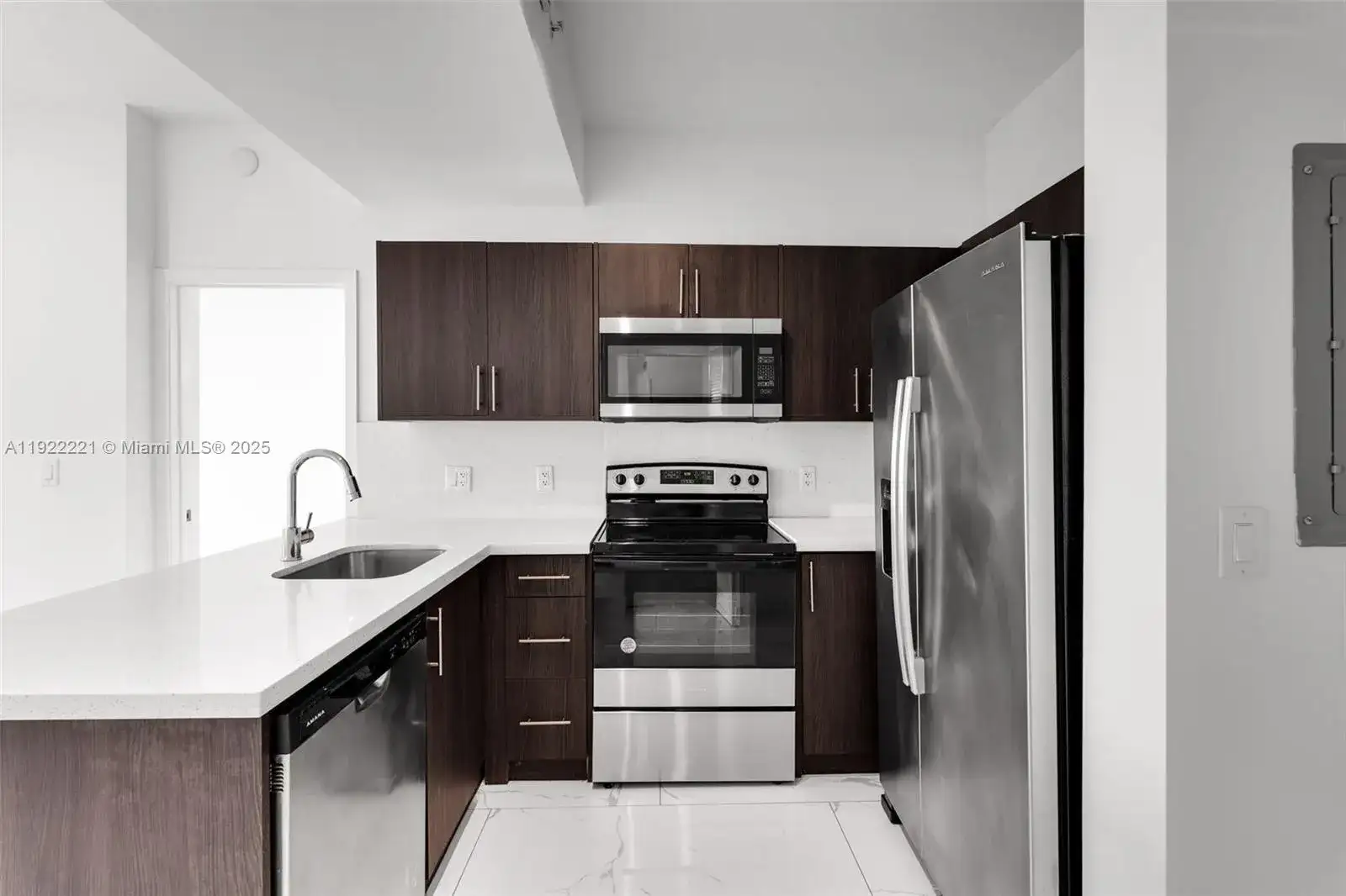 1 Curtiss Pkwy # 317, Miami Springs FL 33166 photo 3