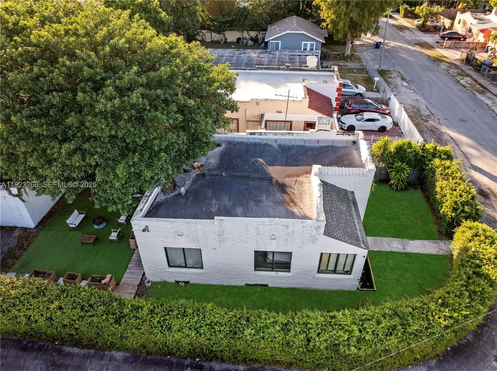 1910 NW 47th St, Miami FL 33142 photo 2