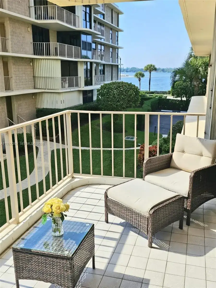 3200 S Ocean Blvd # D203, Palm Beach FL 33480 photo 5