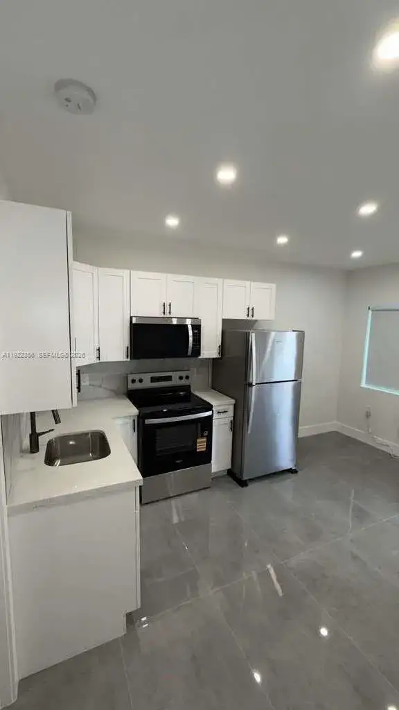 935 Jefferson Ave # 6, Miami Beach FL 33139 photo 2