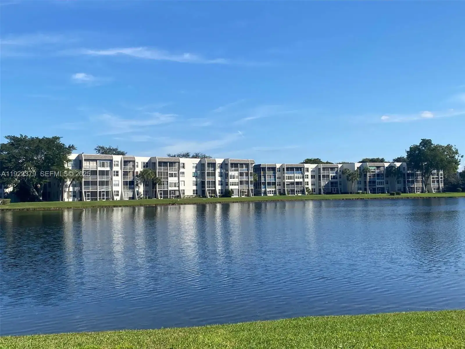 9420 Poinciana Pl # 214, Davie FL 33324 photo 3