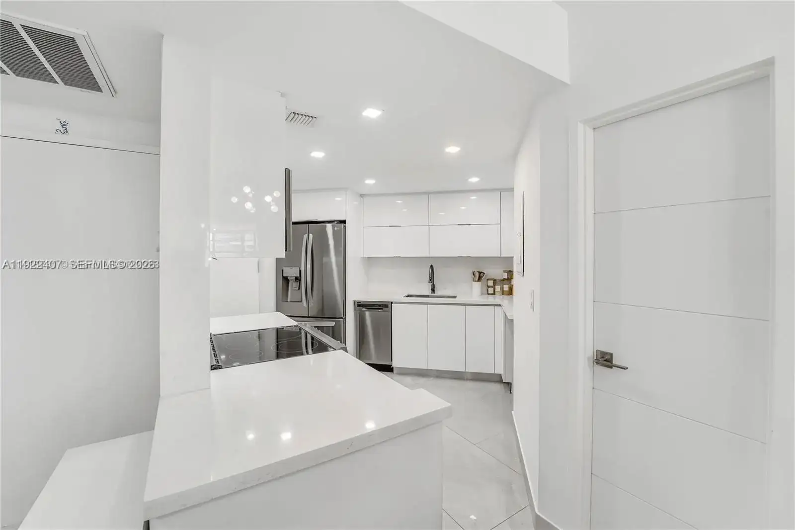 999 Brickell Bay Dr # 711, Miami FL 33131 photo 3