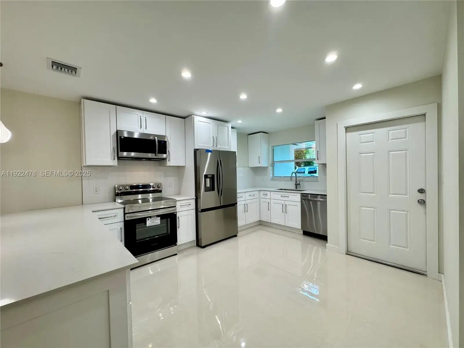 2230 Spanish Trl # B, Delray Beach FL 33483 photo 3