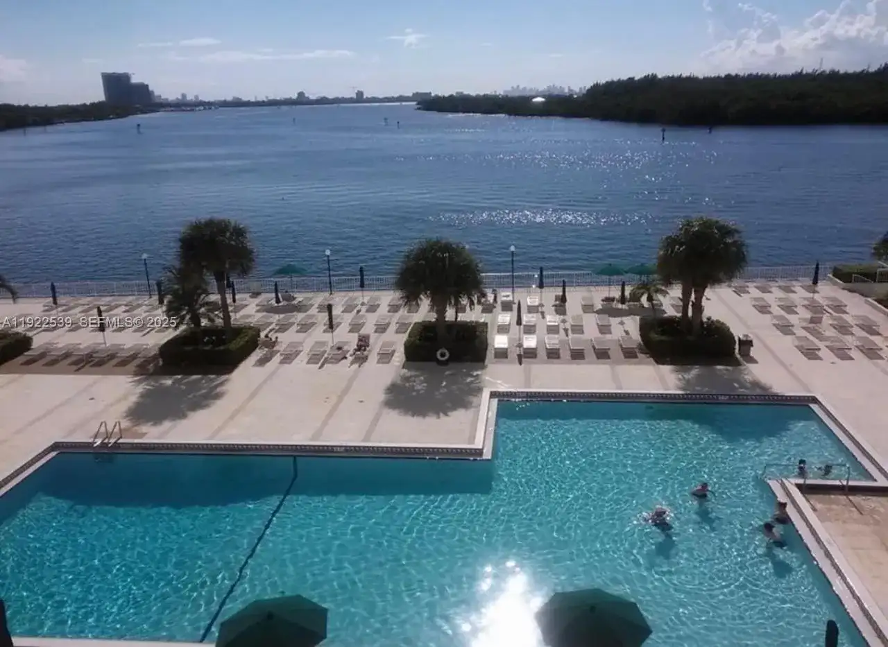 300 Bayview Dr, Sunny Isles Beach FL 33160 photo 4