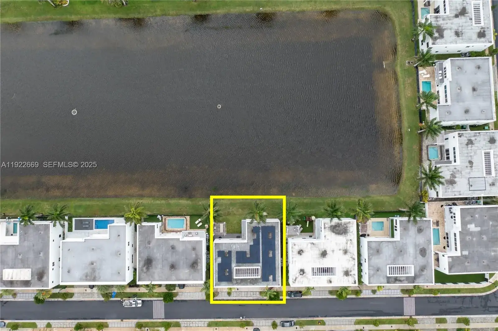 10272 NW 75th Ter, Doral FL 33178 photo 3