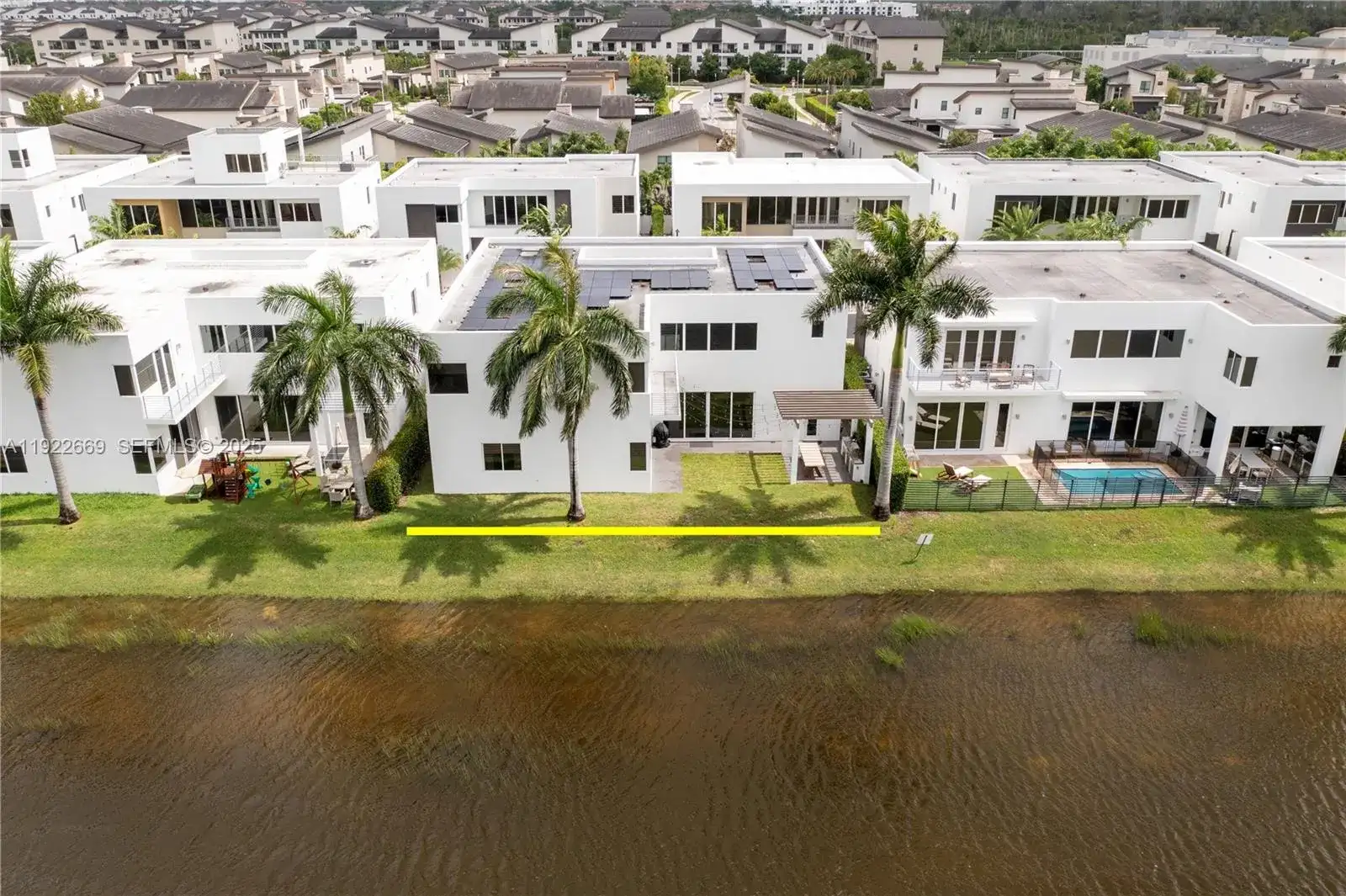 10272 NW 75th Ter, Doral FL 33178 photo 5