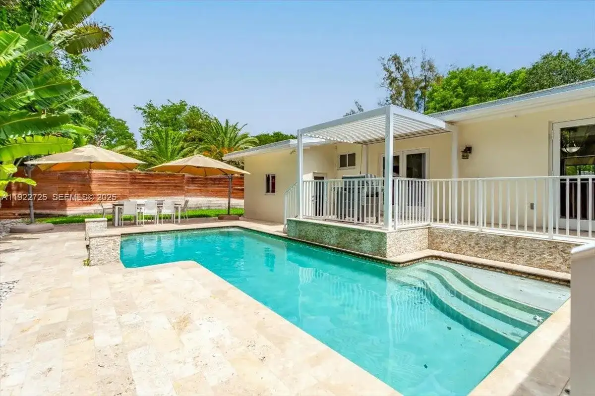 4190 Pamona Ave, Miami FL 33133 photo 5