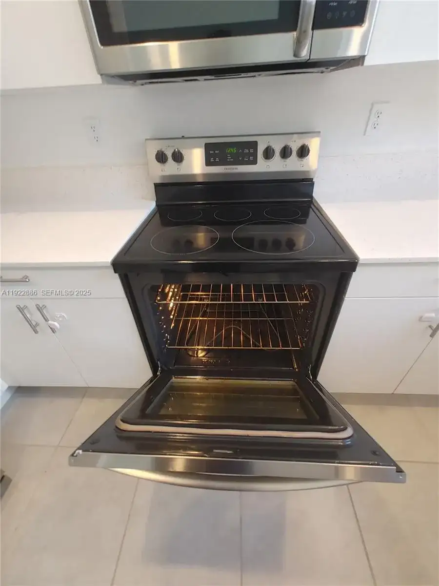 1766 SE 26th Rd, Homestead FL 33035 photo 3