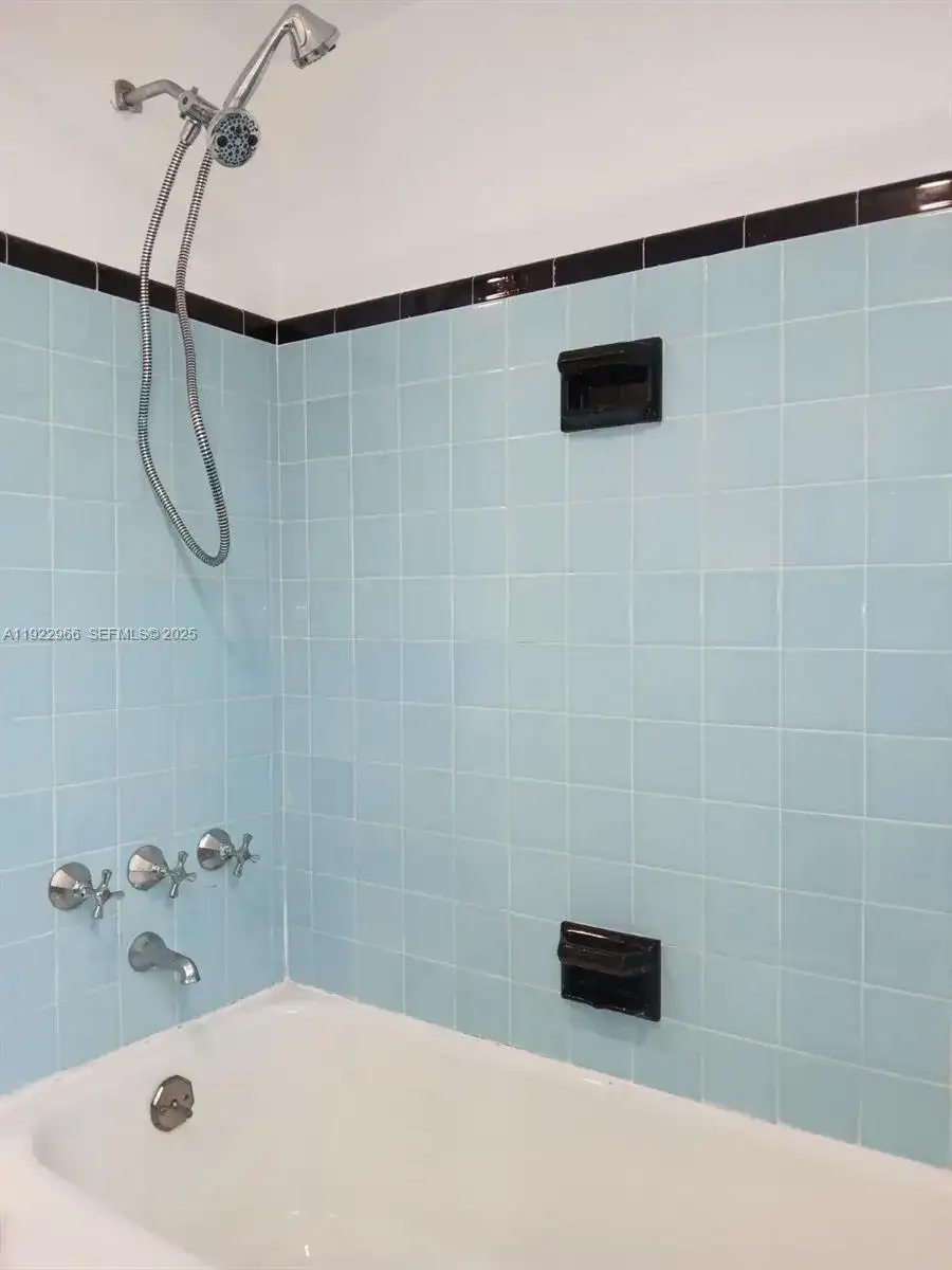 7300 Byron Ave # 8, Miami Beach FL 33141 photo 4