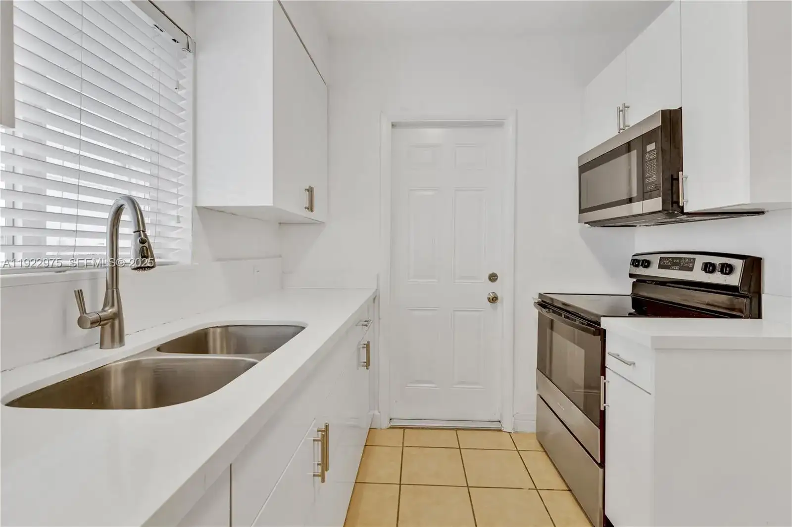 505 SW 11th St # 505, Miami FL 33129 photo 4