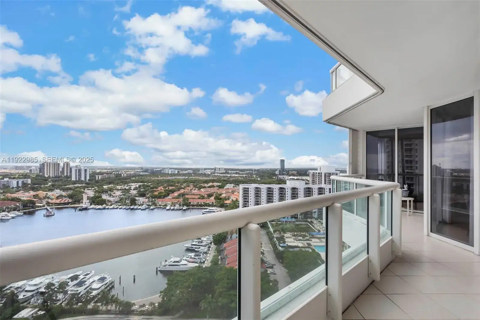 21205 Yacht Club Dr # 2403, Aventura FL 33180 photo 2
