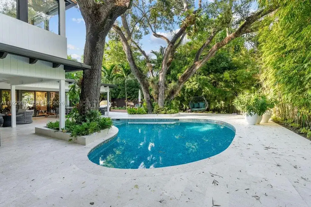 4095 Battersea Rd, Miami FL 33133 photo 2