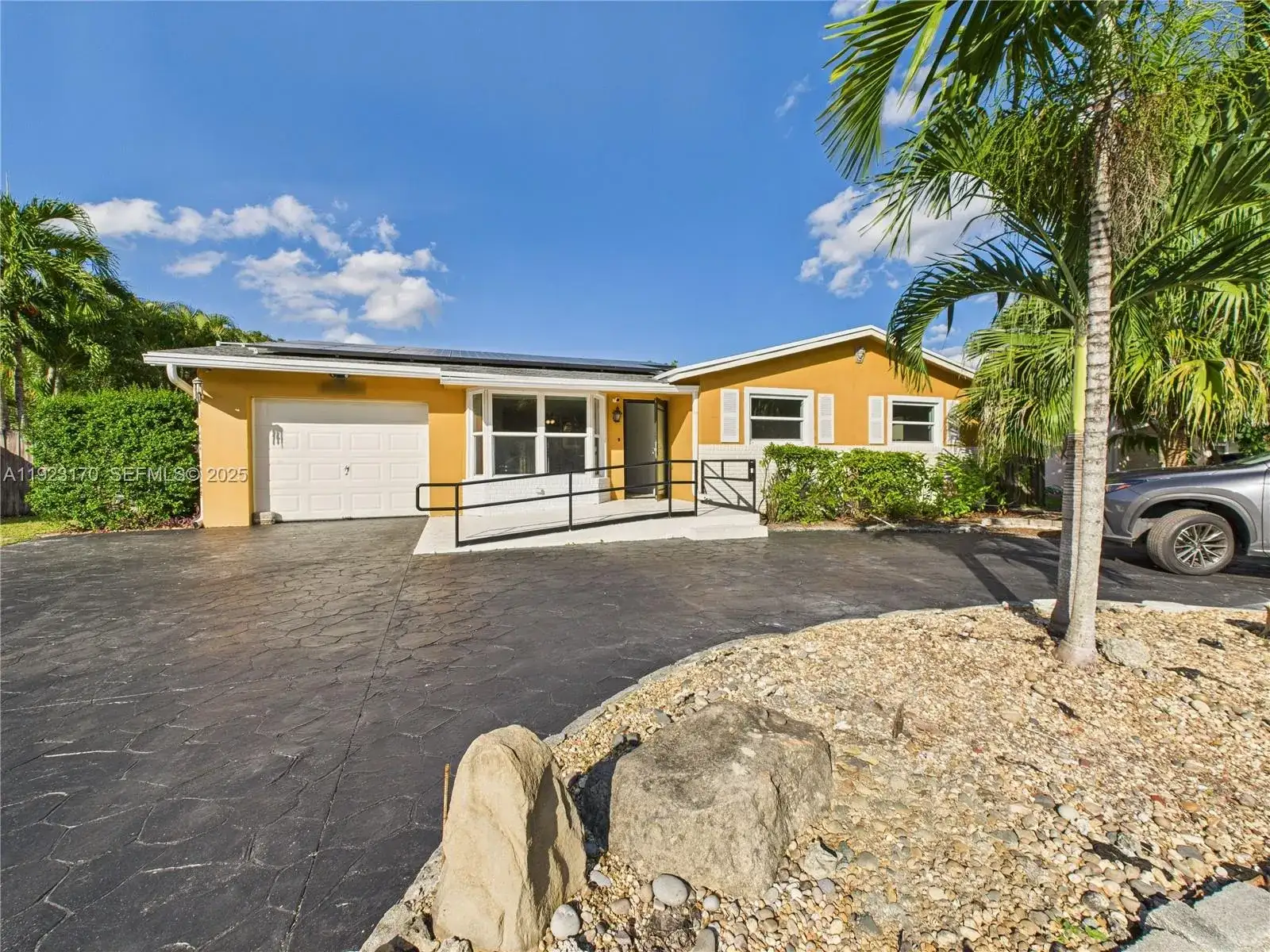 10221 SW 50th Ct, Cooper City FL 33328 photo 2