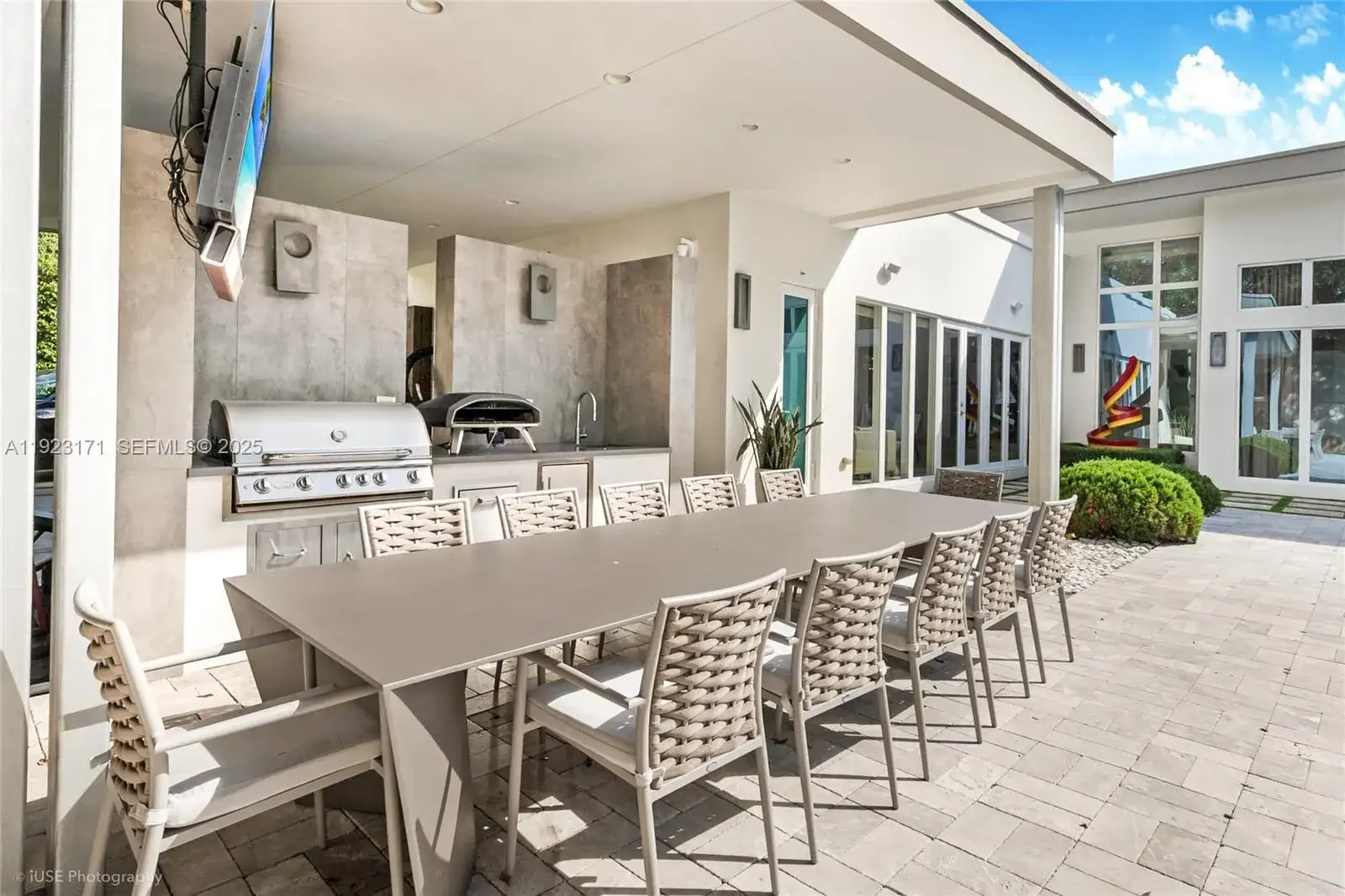 137 W Shore Dr W, Miami FL 33133 photo 2
