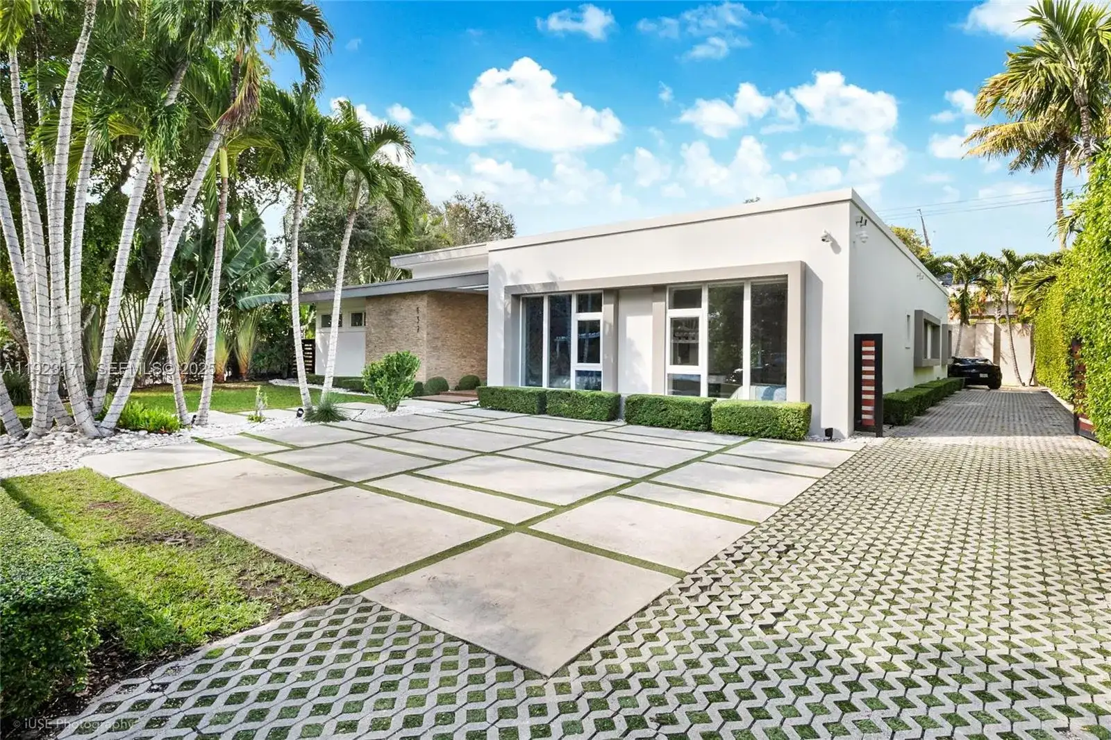 137 W Shore Dr W, Miami FL 33133 photo 5