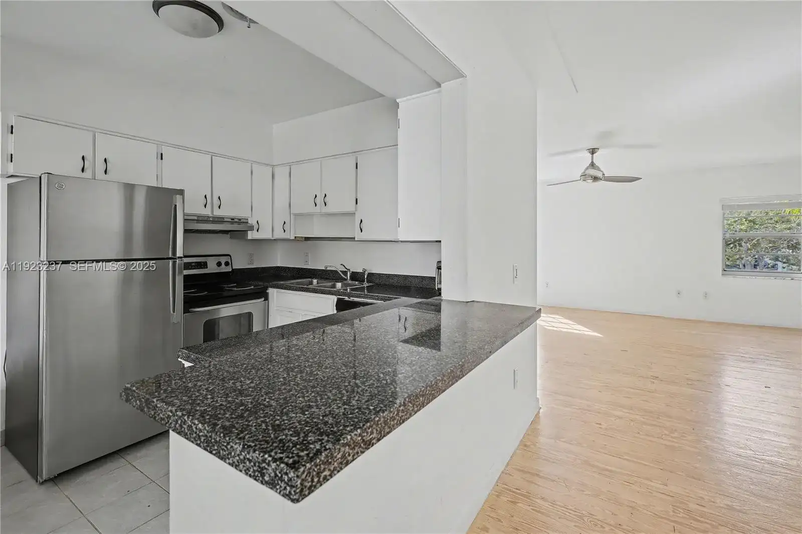 73 Edgewater Dr # 3, Coral Gables FL 33133 photo 4