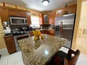 821 W 39 PL, Hialeah FL 33012 photo 2