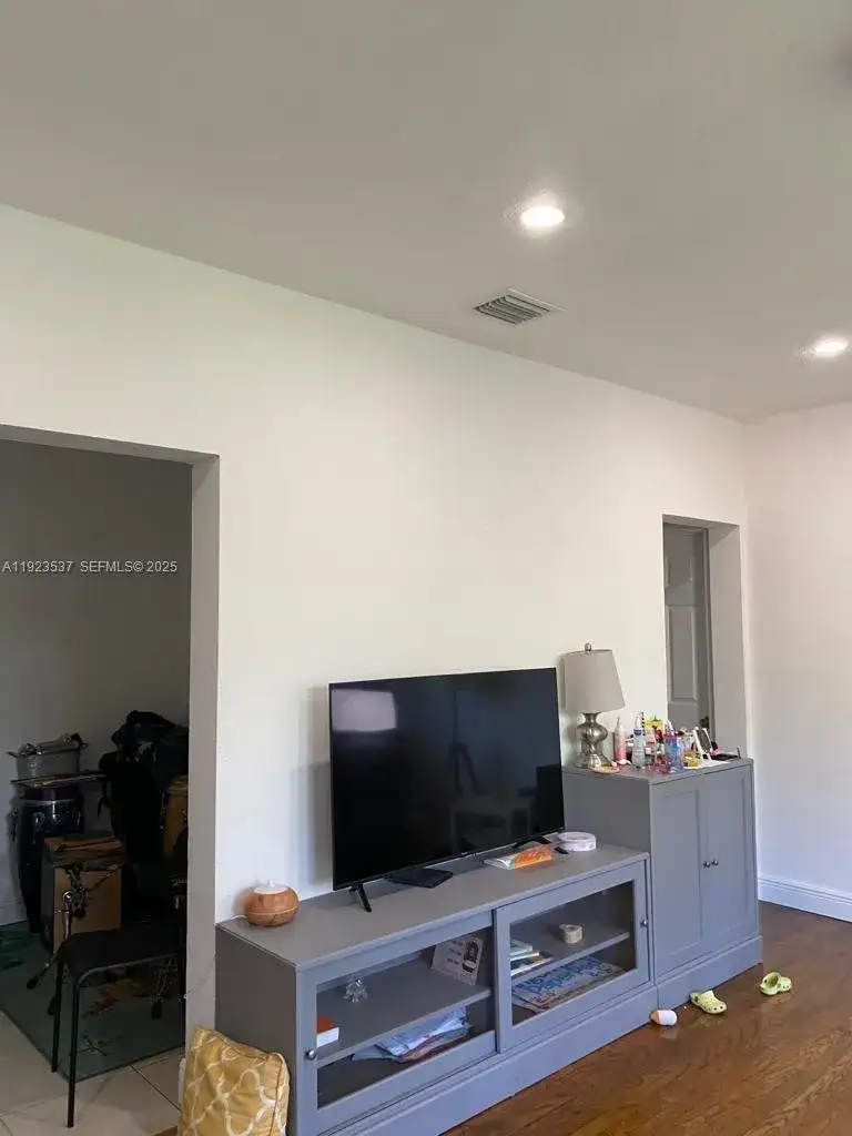 851 80th St, Miami Beach FL 33141 photo 3
