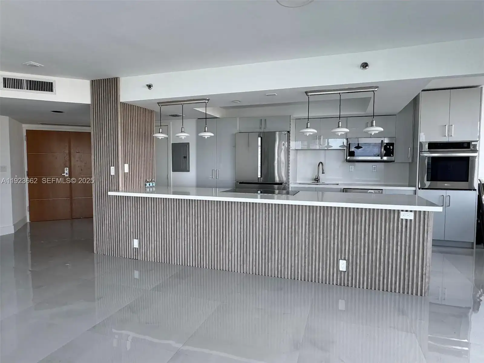400 S Pointe Dr # 1610, Miami Beach FL 33139 photo 4