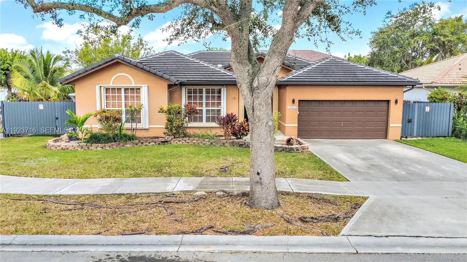 15875 SW 149th Lane, Miami FL 33196 photo 3