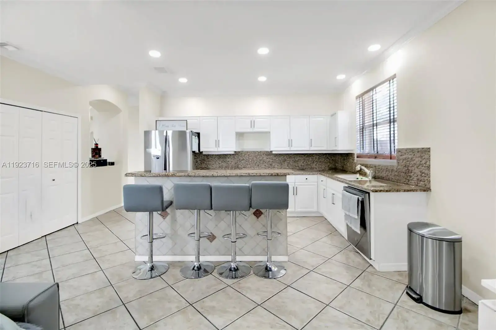 15875 SW 149th Lane, Miami FL 33196 photo 5