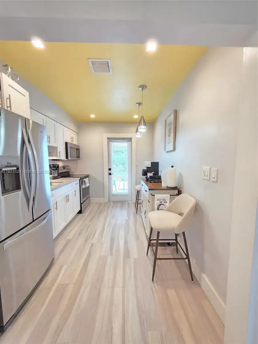 250 NE 42nd St # 250, Oakland Park FL 33334 photo 2