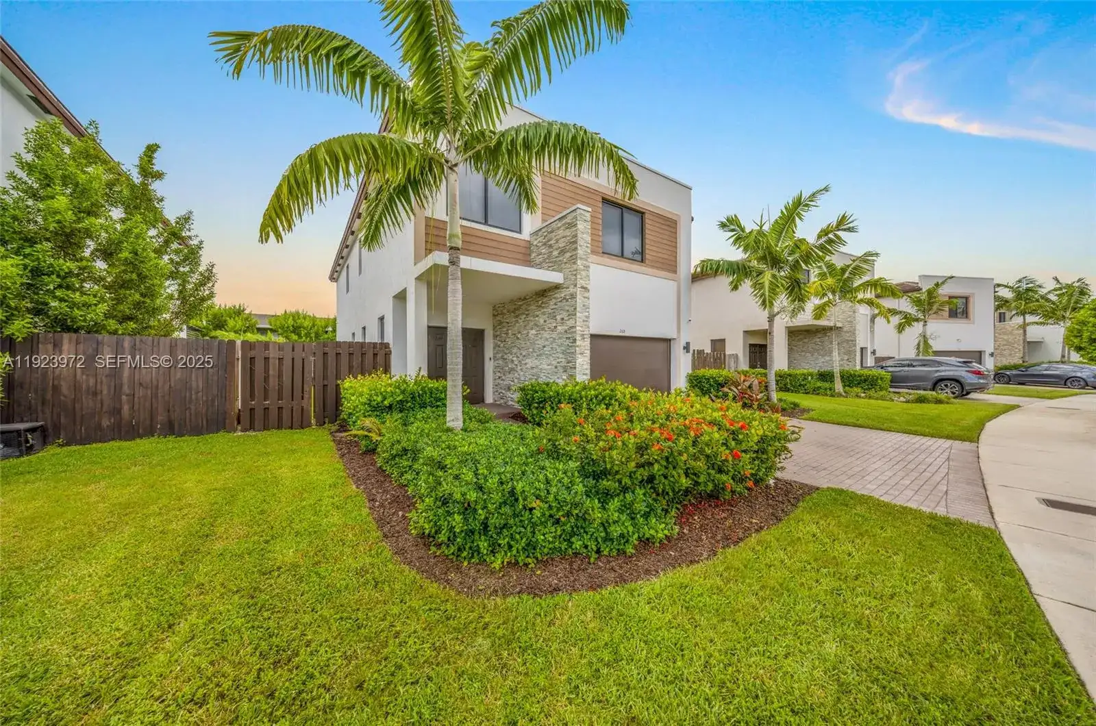 268 NE 210th Way, Miami FL 33179 photo 3