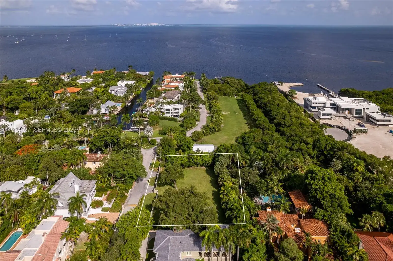 3400 S Moorings Way, Coconut Grove FL 33133 photo 2