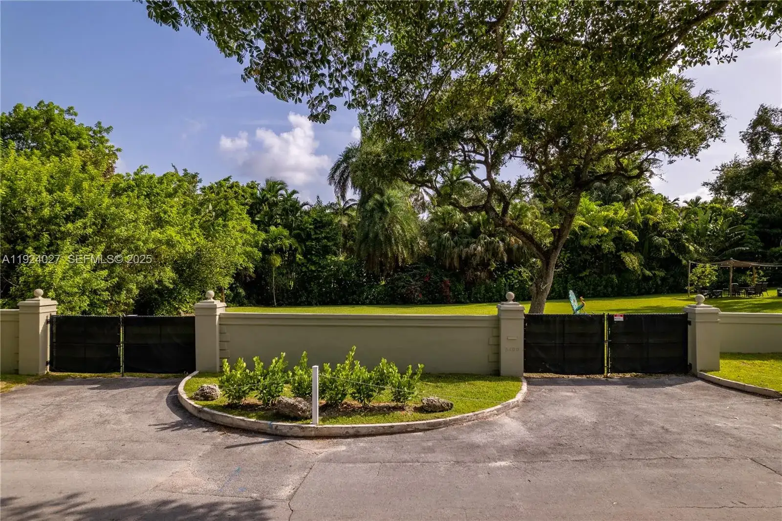 3400 S Moorings Way, Coconut Grove FL 33133 photo 3