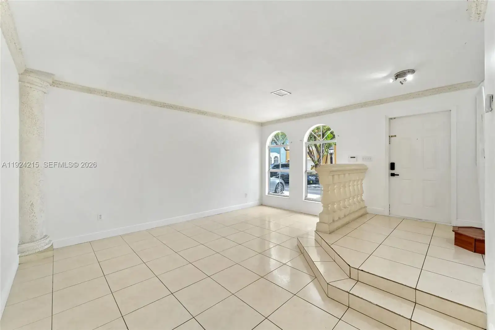 10819 NW 51st Ln, Doral FL 33178 photo 2