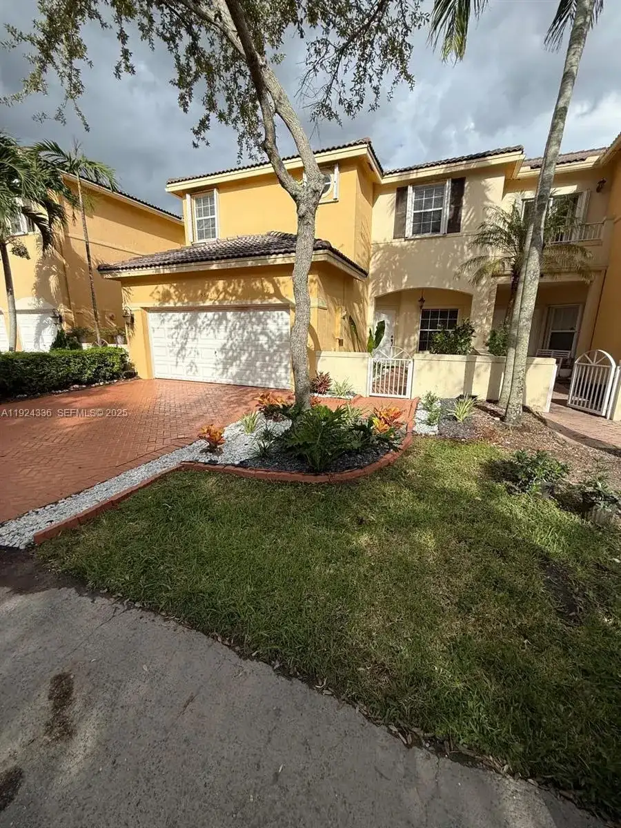5543 NW 112th Pl # 5543, Doral FL 33178 photo 3