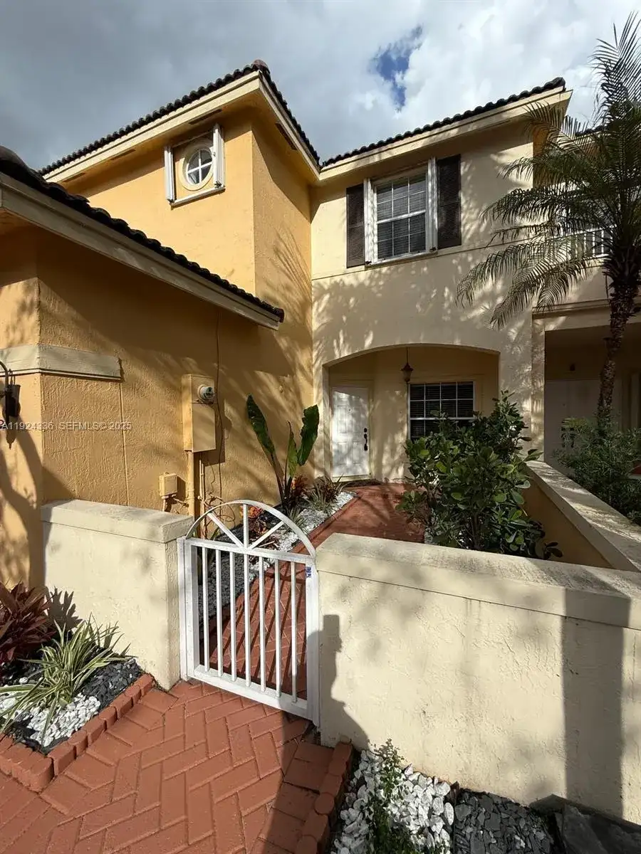 5543 NW 112th Pl # 5543, Doral FL 33178 photo 4