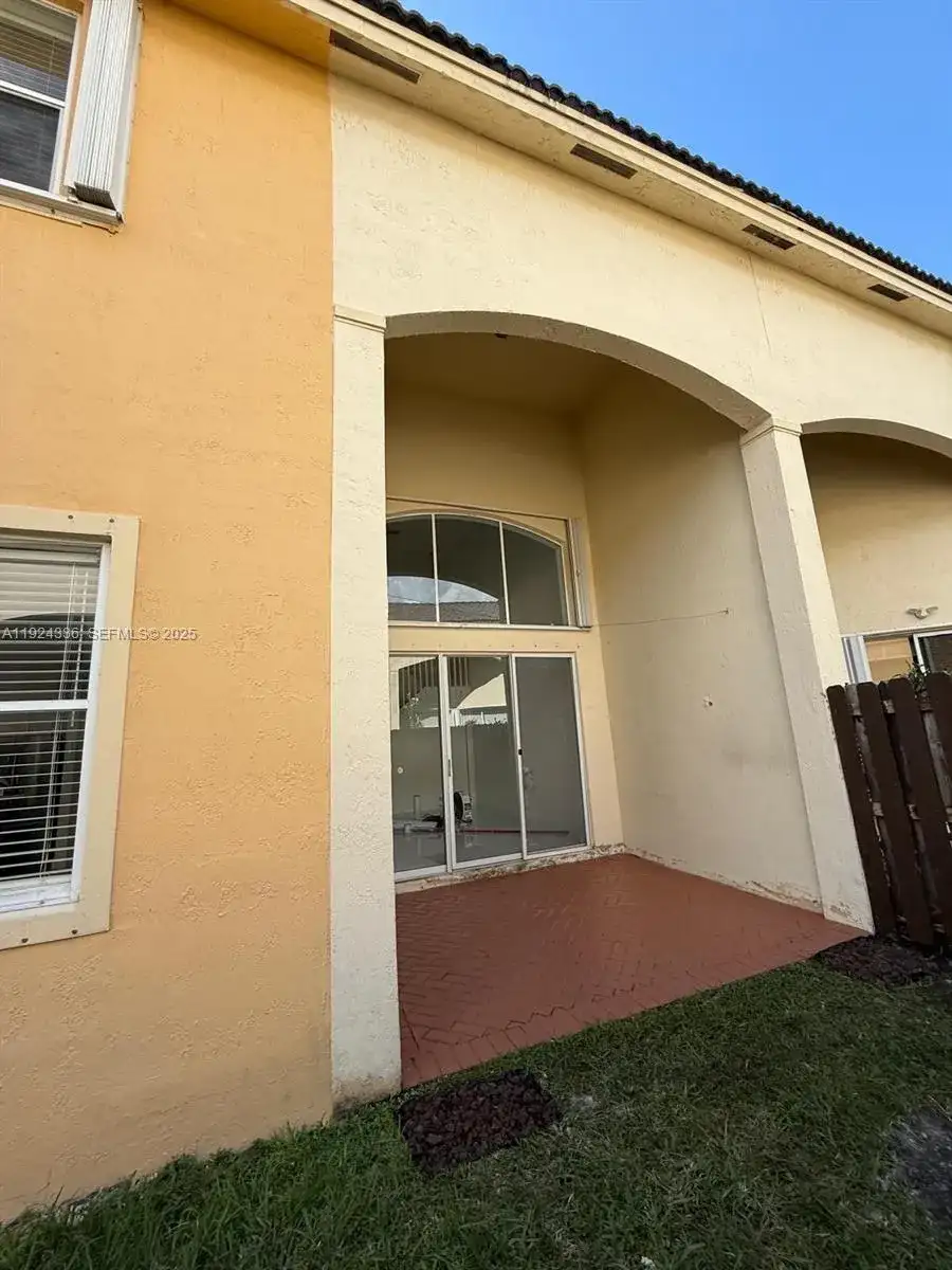 5543 NW 112th Pl # 5543, Doral FL 33178 photo 5