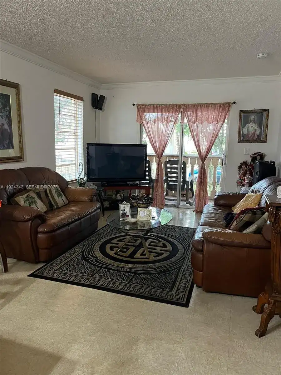 525 W 69th St # 207, Hialeah FL 33014 photo 3