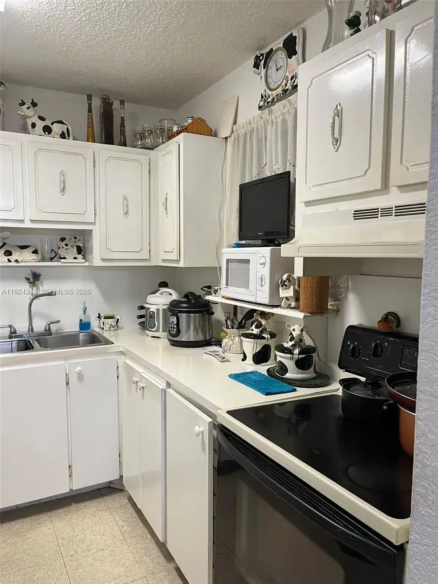 525 W 69th St # 207, Hialeah FL 33014 photo 5
