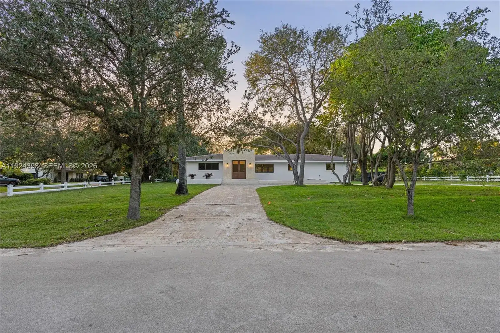 12940 SW 73rd Ave, Pinecrest FL 33156 photo 2